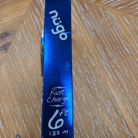 Nügo Charge Sync Cable & 2.1A Car Charger 6 Ft 1.83m Fast Charge - Picture 2 of 3